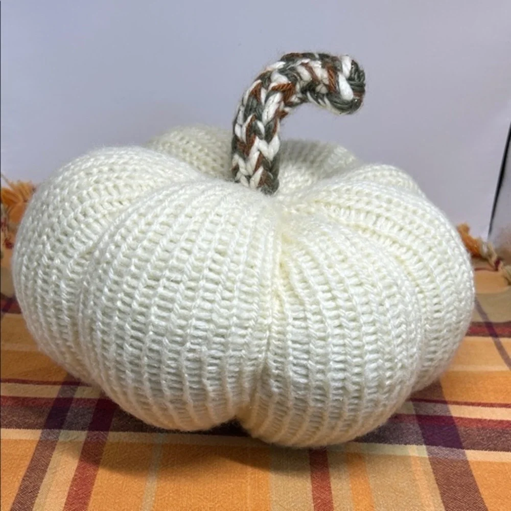 Knit Cream Pumpkin Decor
